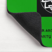 Celticknot.dragon, Sterkte in onze armen, waarheid Muismat (Hoek)