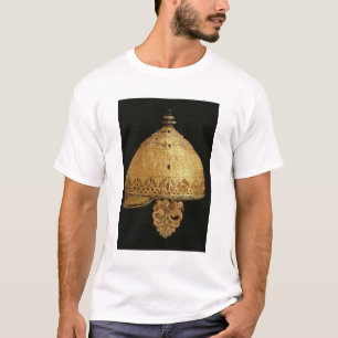 Celtische helm gevonden in Agris, Charante, 4e eeu T-shirt