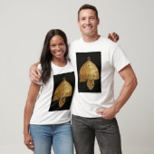 Celtische helm gevonden in Agris, Charante, 4e eeu T-shirt (Unisex)