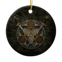 Celtische schild en zwaarden