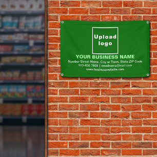 Center Aligned Business Brand op Green Banner