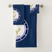 Central Golden Anchor Navy Blue Nautical Bad Handdoek (Insitu)