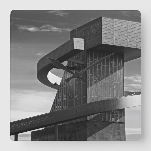 Central High School, 2017 Vierkante Klok (Voorkant)