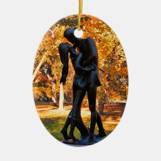 Central Park Herfst: Romeo & Juliet standbeeld 02  Keramisch Ornament (Voorkant)