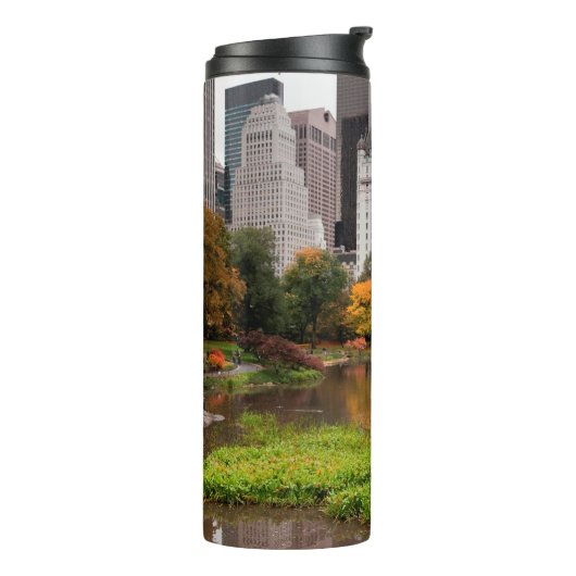 Central Park in de herfst aangepaste initialen tum Thermosbeker (Gedraaid links)