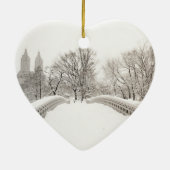 Central Park Winter Romance - Bodembrug Keramisch Ornament (Achterkant)