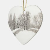 Central Park Winter Romance - Bodembrug Keramisch Ornament (Links)