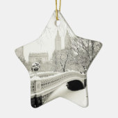 Central Park Winter - Sneeuwbrug Keramisch Ornament (Links)