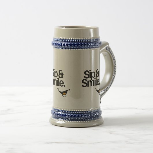 Ceramic Beer Stein – Sip & Smile Motivational Mug Bierpul (Voorkant rechts)