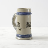 Ceramic Beer Stein – Sip & Smile Motivational Mug Bierpul (Voorkant links)
