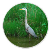 CERAMIC KNOB/"BLUE HERON STANDING IN POND" KERAMISCHE KNOP (Voorkant)