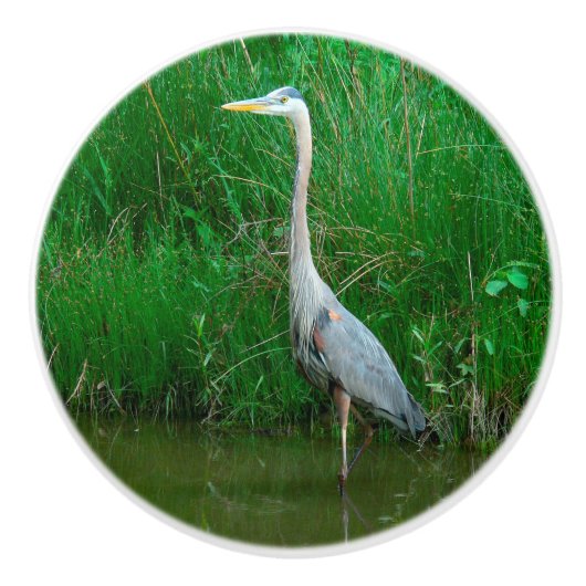 CERAMIC KNOB/"BLUE HERON STANDING IN POND" KERAMISCHE KNOP (Voorkant)