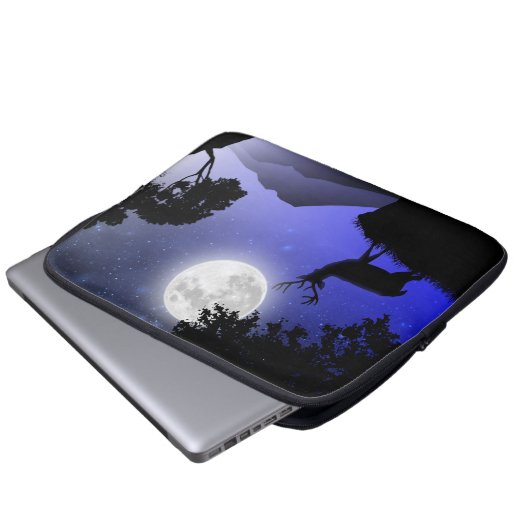 Cerf sous la lune bleu laptop sleeve (Voorkant onderkant)
