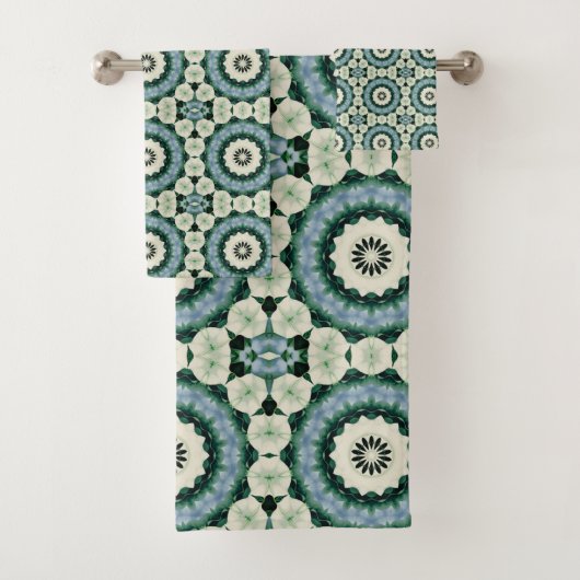 Cerulean Blue en Oerwoud Green Tiled Pattern Bad Handdoek (Insitu)