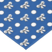 Cerulean Blue met witte Polka Dots Cartoon Bogen Tafelkleed (Gekanteld)