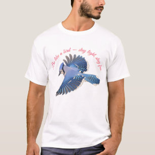 Cerulean Soar: Gedetailleerde Blauwe Gaai in Vluch T-shirt