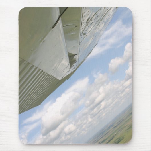 Cessna-vliegtuig vleugelvliegend in sky mousepad muismat (Voorkant)
