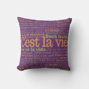 C'est La Vie douane gooit kussens