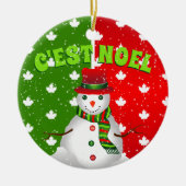 C'EST NOEL Canadian Maple Leaf Snowman Kerstmis Keramisch Ornament (Voorkant)