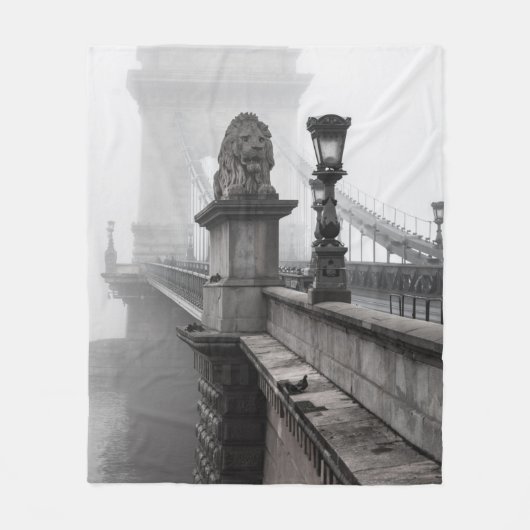 CHAIN BRIDGE, BUDAPEST FLEECE DEKEN (Voorkant)