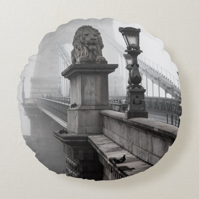 CHAIN BRIDGE, BUDAPEST ROND KUSSEN (Voorkant)