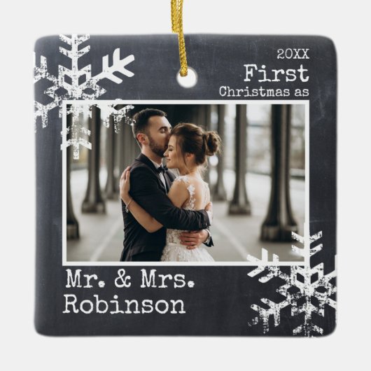 Chalkboard 1e Kerstmis Mr. & Mrs Foto Keramisch Ornament (Voorkant)