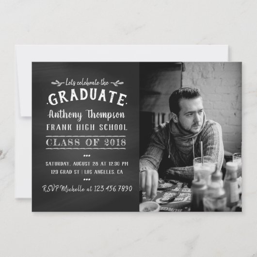 Chalkboard Afstuderen Foto uitnodiging (Voorkant)