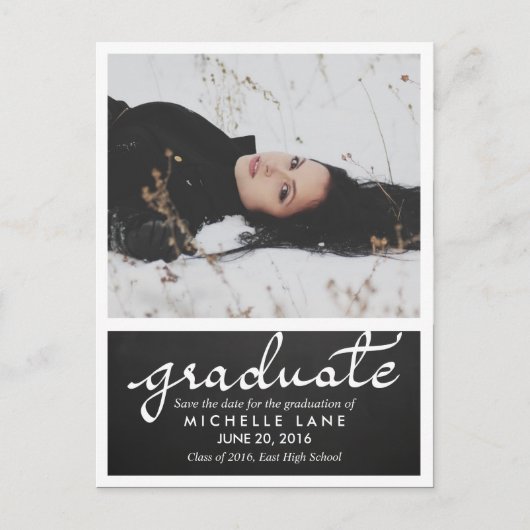 Chalkboard Afstuderen Script De datumfoto opslaan Aankondigingskaart (Voorkant)