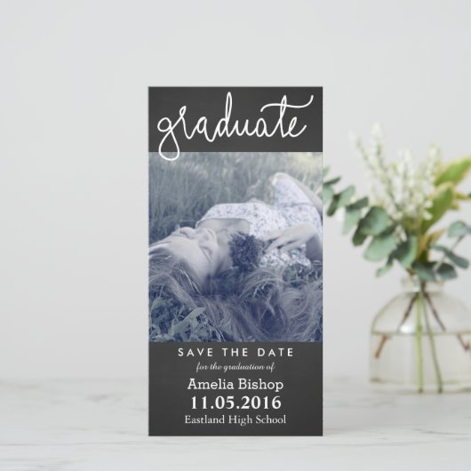 Chalkboard Afstuderen Typografie sparen de Datum Save The Date (Staand voorkant)