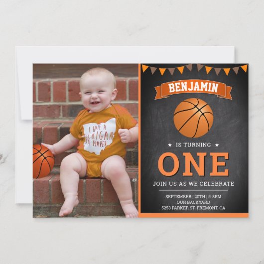 Chalkboard Basketball First Birthday Party Foto Kaart (Voorkant)