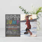 Chalkboard Birthday Trampoline Party Invitation Kaart (Staand voorkant)