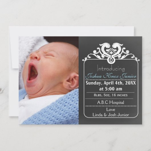 Chalkboard blauwe nieuwe babyfoto aankondiging (Voorkant)