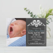 Chalkboard blauwe nieuwe babyfoto aankondiging (Staand voorkant)