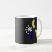 Chalkboard Blue en Yellow Awareness Ribbon Koffiemok (Voorkant rechts)