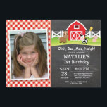 Chalkboard Boerderij Birthday Invitation Barnyard  Kaart<br><div class="desc">Chalkboard Boerderij Verjaardag Uitnodiging met aangepaste foto. Boerderij Animal Barnyard. Barn Koe Pig Horse Chicken. Jongen of meisje Bday. 1e eerste verjaardag. Achtergrond schoolbord. 1e 2e 3e 4e 5e 6e 7e 8e 9e 10e 11e 12e 13e 14e 15e, willekeurige leeftijd. Rood en wit gecontroleerde achtergrond. Printbaar digitaal. Voor verdere aanpassing...</div>