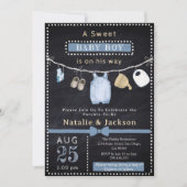 Chalkboard Boy Clothes Baby shower Uitnodiging (Voorkant)