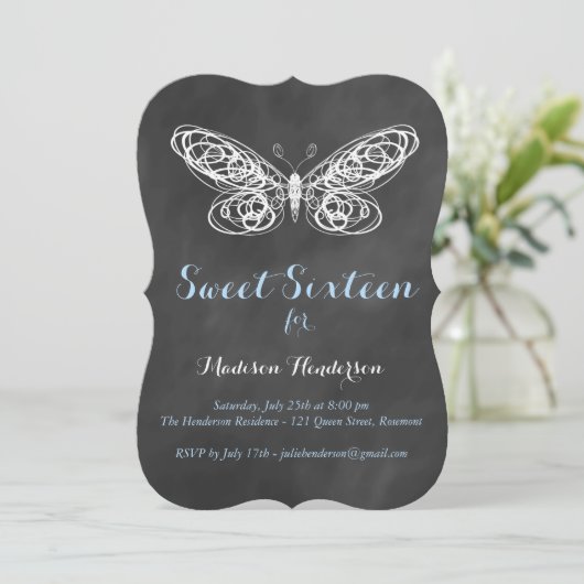 Chalkboard Butterfly Sweet Sixteen Uitnodiging (Staand voorkant)
