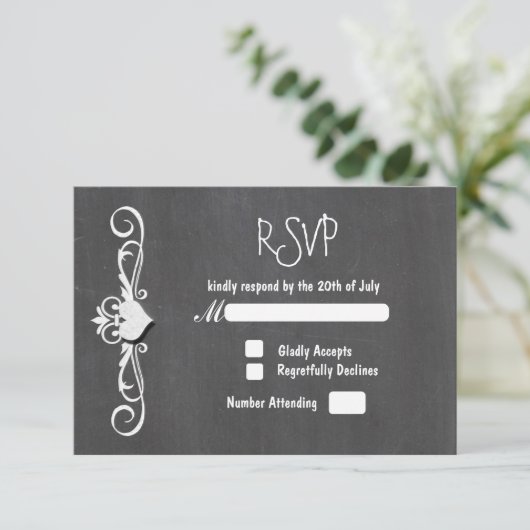 Chalkboard Chalk HeartWedding RSVP kaart uitnodigi (Staand voorkant)