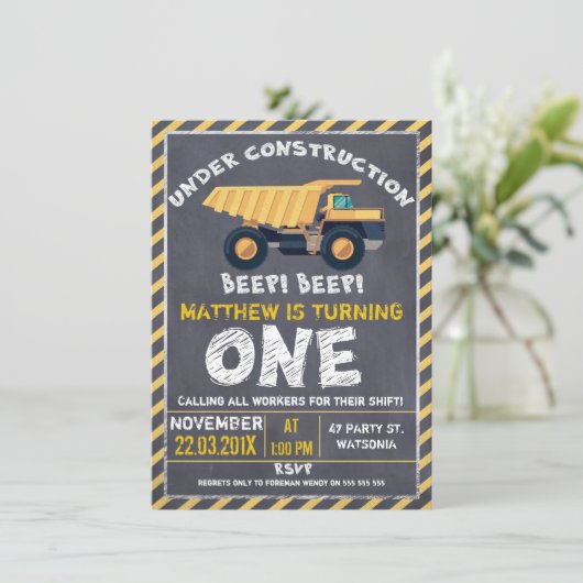 Chalkboard Construction 1st Birthday Invitation Kaart (Staand voorkant)