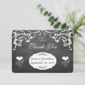 Chalkboard Cute Heart Initialen Typografie RSVP Kaartje (Staand voorkant)