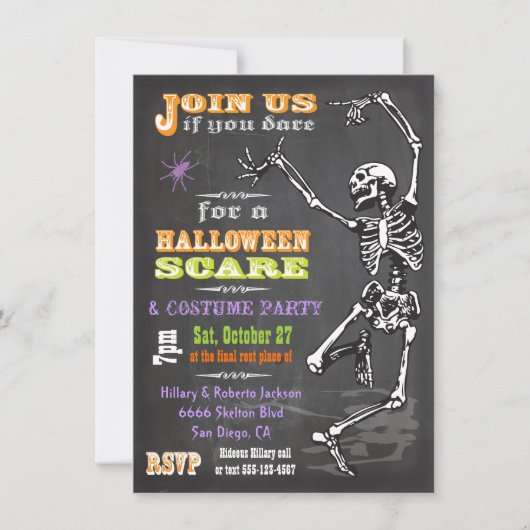 Chalkboard danserend Skeleton Halloween Party Invi Kaart (Voorkant)