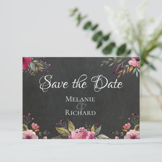 Chalkboard en Blush Floral Save the Date Card (Staand voorkant)