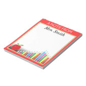 Chalkboard en gekleurde penningen een opmerking va notitieblok (Linkerzijde)