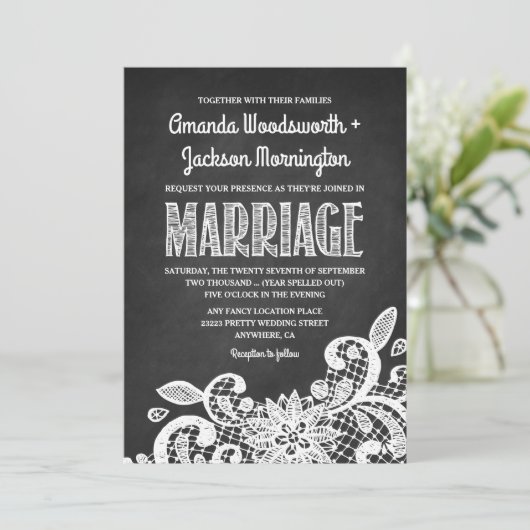 Chalkboard en kant rustieke bruiloft uitnodigingen (Staand voorkant)