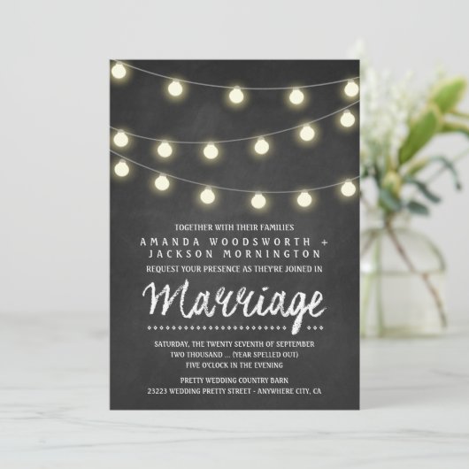 Chalkboard en String Lights Wedding Invitations Kaart (Staand voorkant)