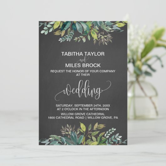 Chalkboard Foliage Monogram Wreatbacking Wedding Kaart (Staand voorkant)