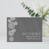 Chalkboard Geïnspireerd Twine Wereldbollen Wedding RSVP Kaartje (Staand voorkant)