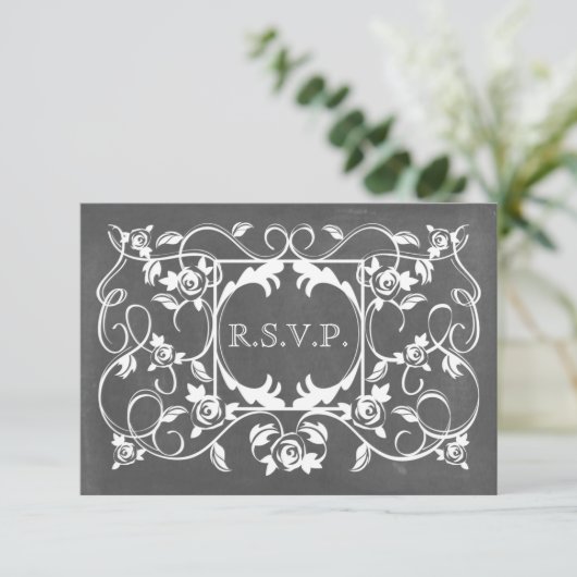 Chalkboard geïnspireerde Rozen bruiloft RSVP (Staand voorkant)