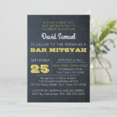 Chalkboard Golden Bar Mitzvah Uitnodiging (Staand voorkant)