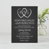 Chalkboard Hearts Monogram Huwelijksuitnodiging Kaart (Staand voorkant)
